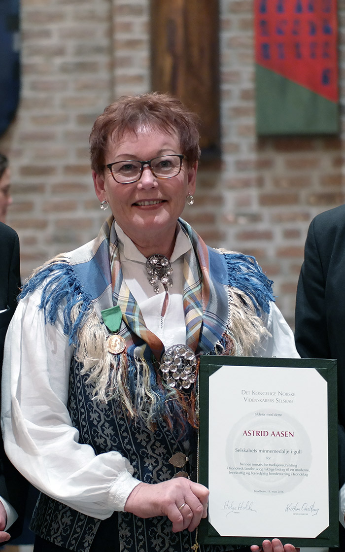 Astrid Aasen vinner av DKNVS minnemedalje i gull 2016 Astrid Aasen vinner av DKNVS minnemedalje i gull 2016