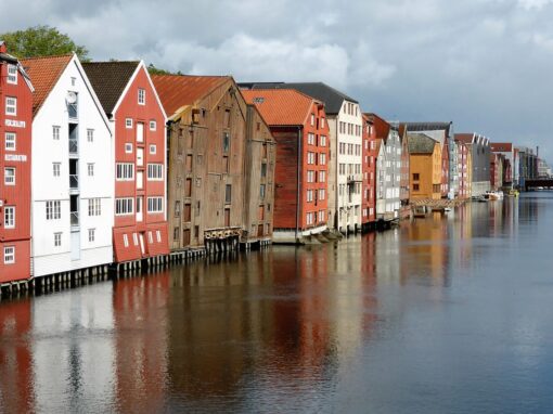 Ny bok 15. september: &laquo;Under Trondheim&raquo; av Axel Christophersen
