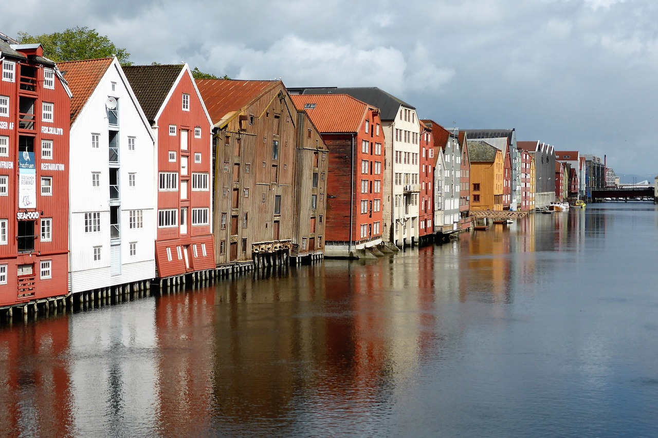 Ny bok 15. september: «Under Trondheim» av Axel Christophersen