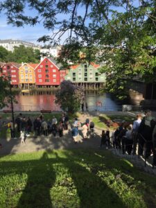 Mette Bye. Bryggene i Kjøpmannsgata - historikk og vitalisering @ Oppmøte utenfor Sjøfartsmuseet