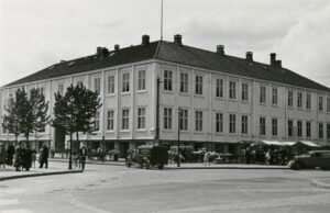 Alexander Asphaug Rauboti: Møllmanngården på Torvet i Trondhjem @ Rådhussalen, Trondheim folkebibliotek