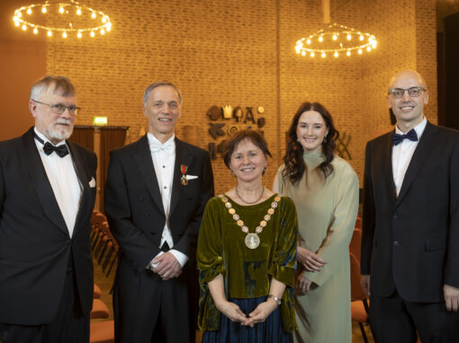 En medalje og to vitenskapelige priser