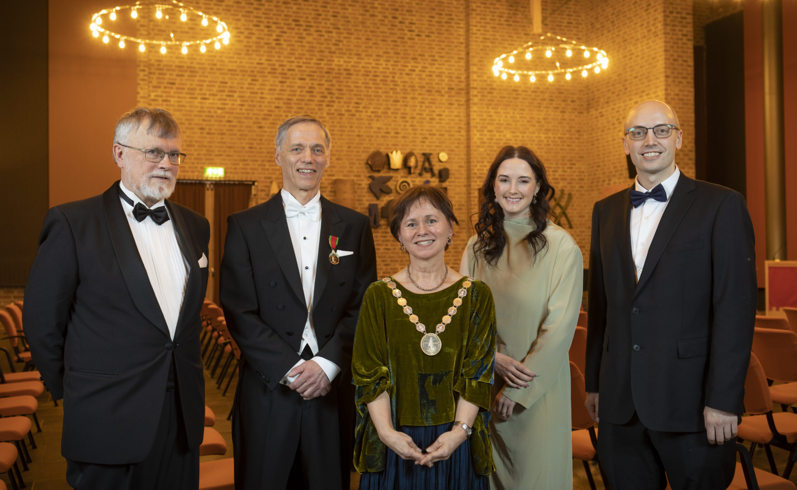 En medalje og to vitenskapelige priser