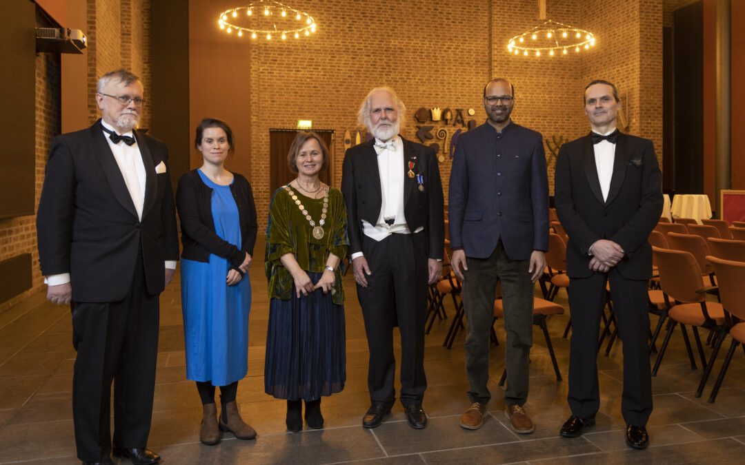 Medaljer og priser på høytidsdagen